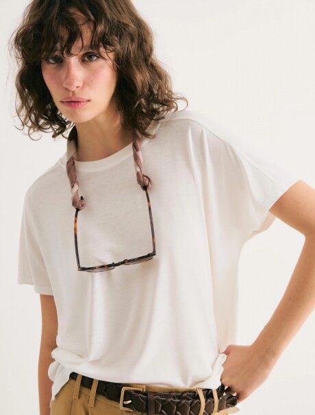BLUSA DE VISCOSA DE CORTE REGULAR BLANCO