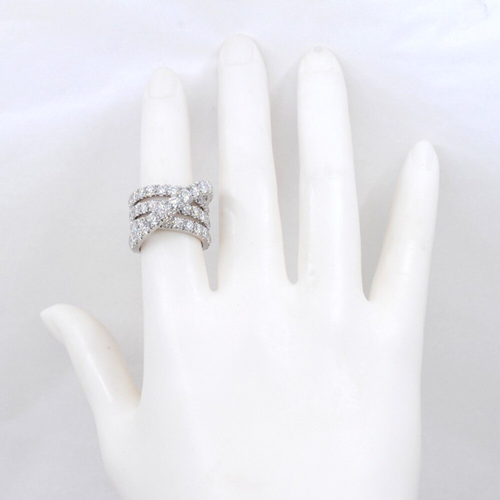 Anillo Oro 18K Blanco Y Brillantes De Joyeria Fasola Como Con Estuche Anillo Oro 18K Blanco Y Brillantes De Joyeria Fasola Como Con Estuche