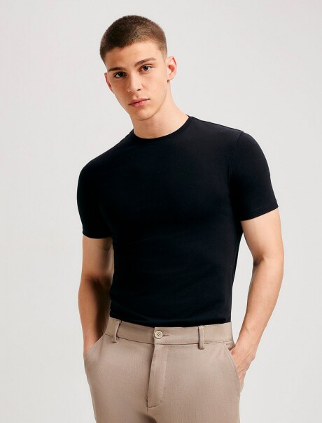 CAMISETA BÁSICA SUPER COTTON CUELLO EN V NEGRO