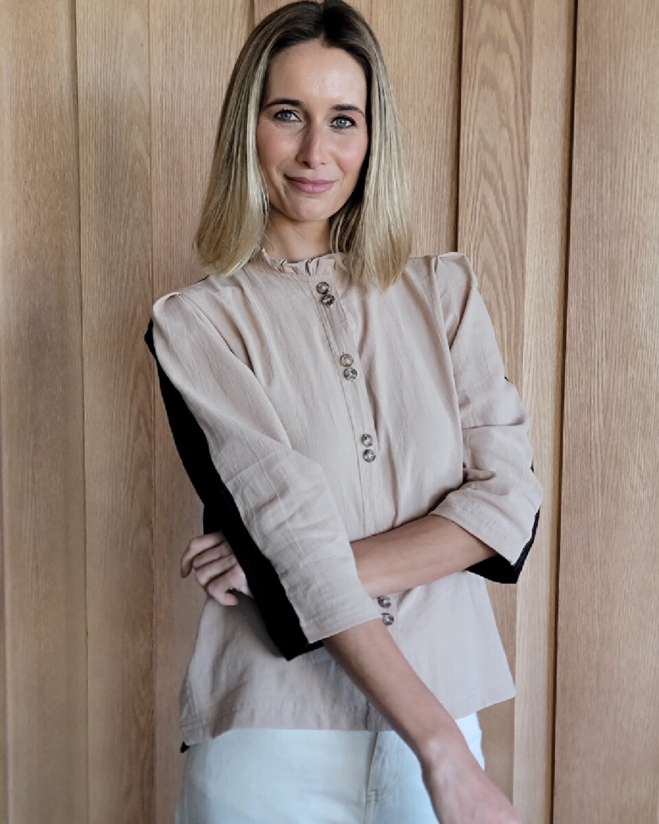 Camisa Carlotta 2.0 - Combinada Beige y negro 