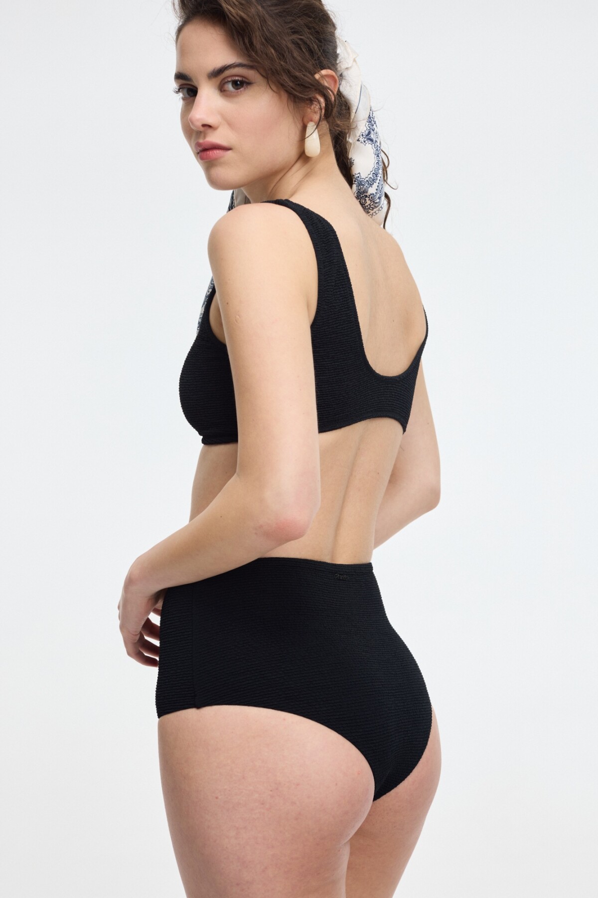 Bikini Bávaro Negro Texturado