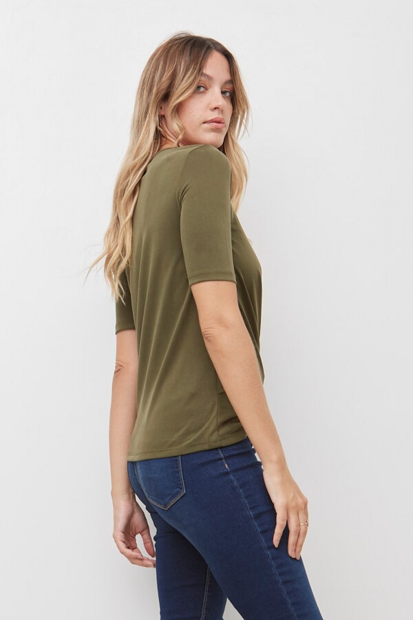Remera Cruzada OLIVA
