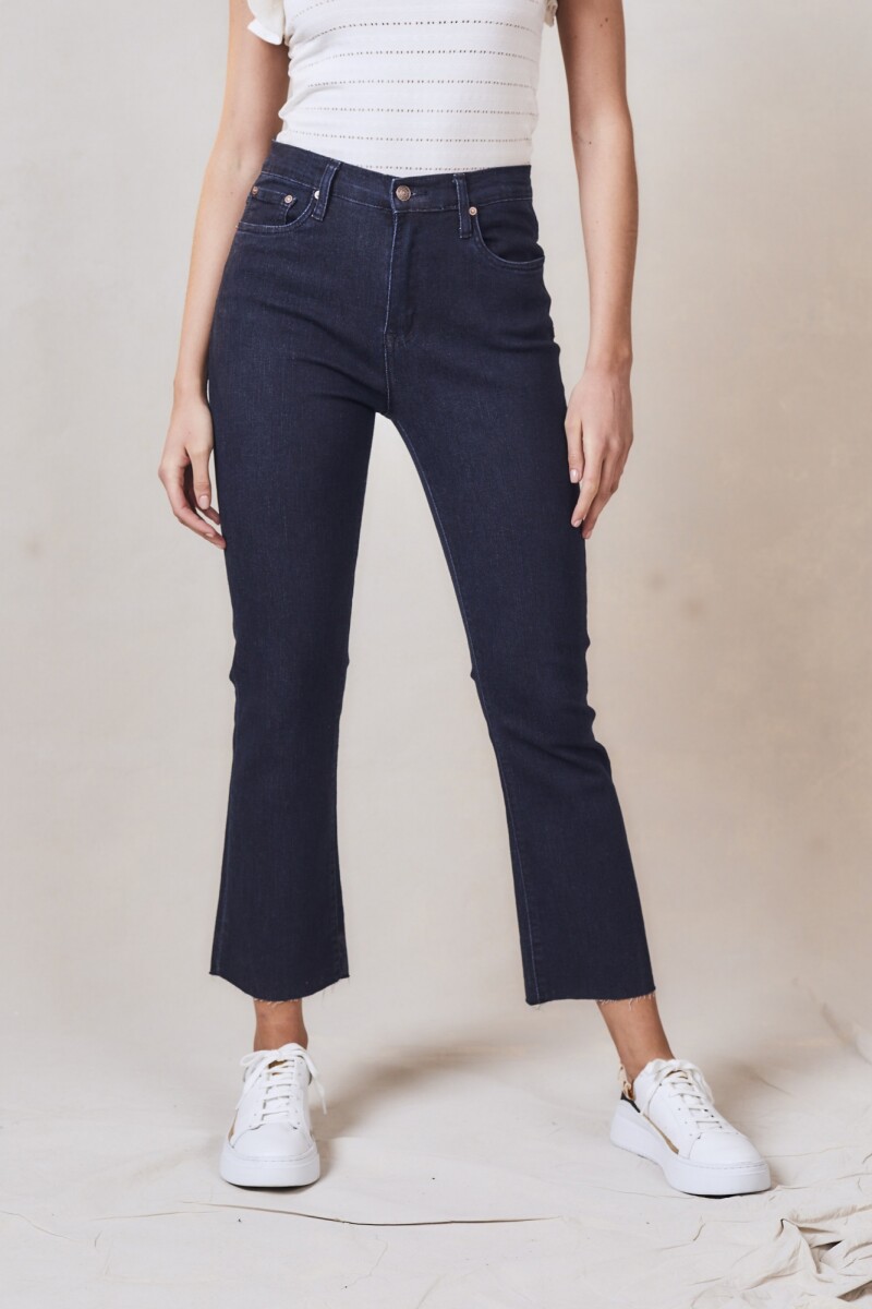 Crop Flared Jean Oscuro