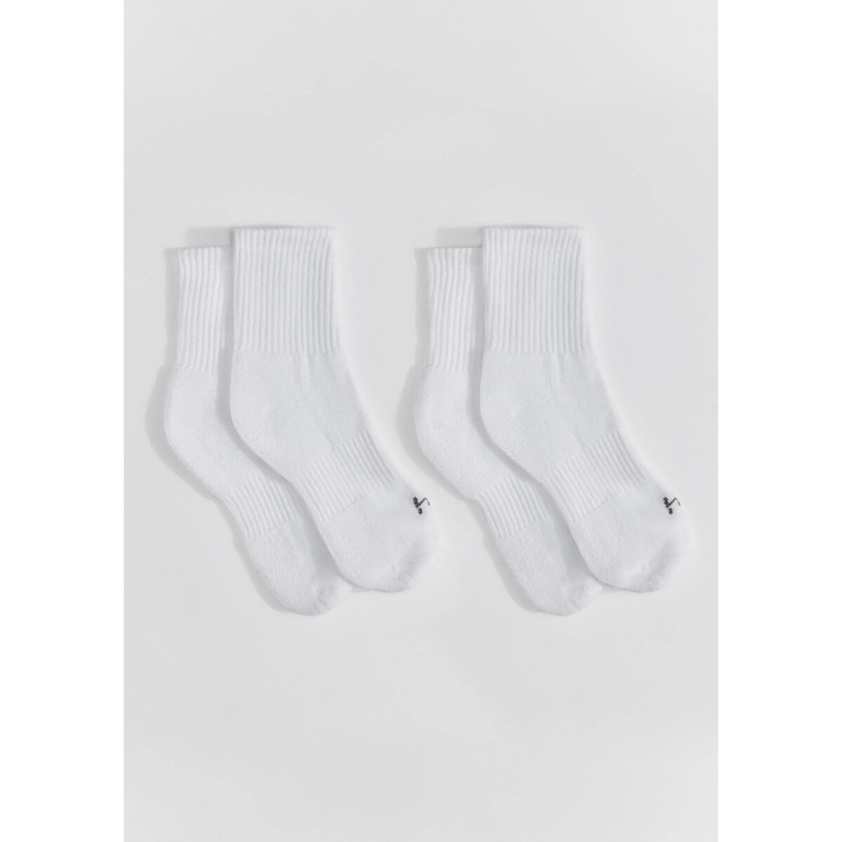 KIT COM 2 PARES MEIAS UNISSEX - BRANCO 