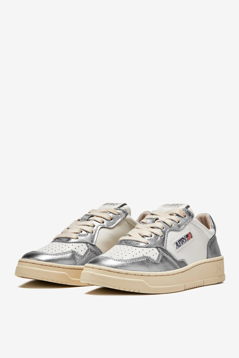 ZAPATILLA MEDALIST LOW Plata