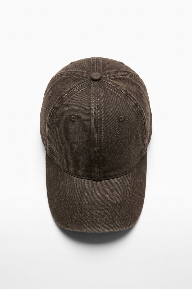Cap washed pespuntes marrón