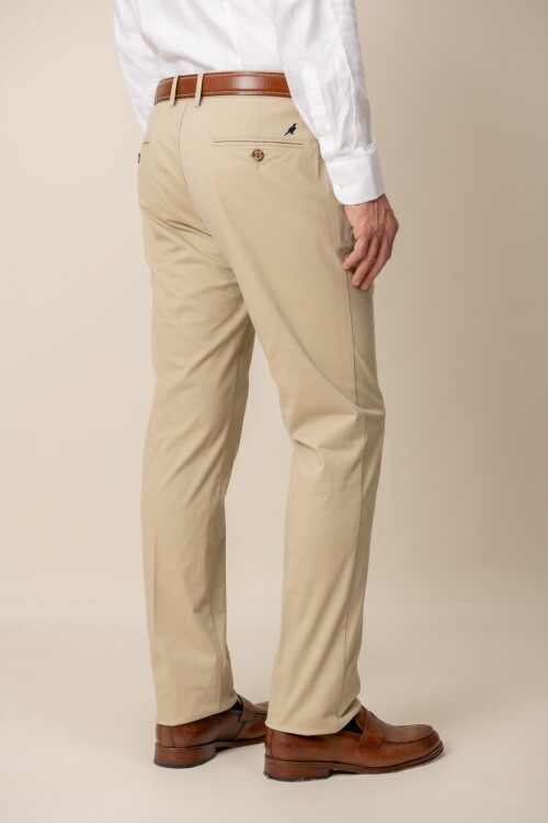 Pantalón Slim Fit Kaki