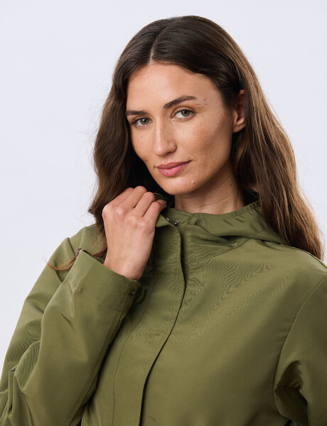 CAMPERA CON CAPUCHA Verde