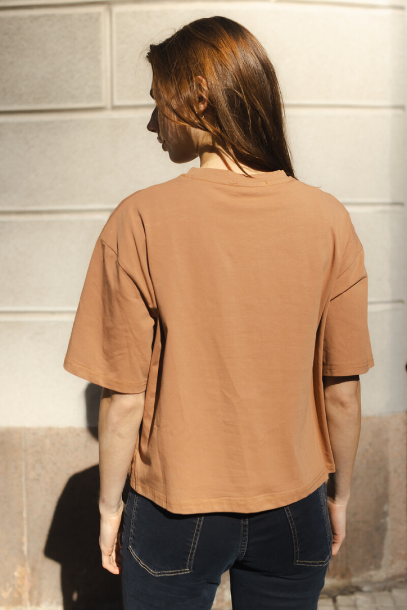 Remera Tag Camel
