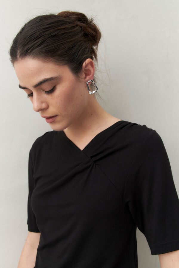 REMERA TRAVIS Negro