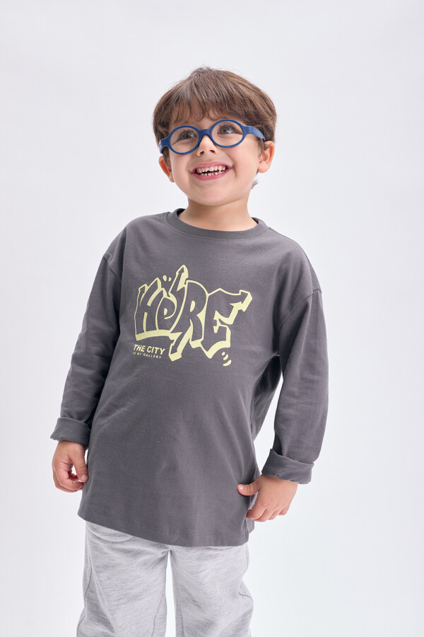 Remera Gris Oscuro