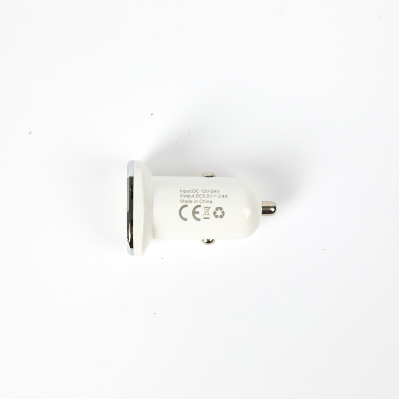Cargador celular rapido 2.4A para auto 12v con cable 2 USB tipo C 1 metro Cargador celular rapido 2.4A para auto 12v con cable 2 USB tipo C 1 metro