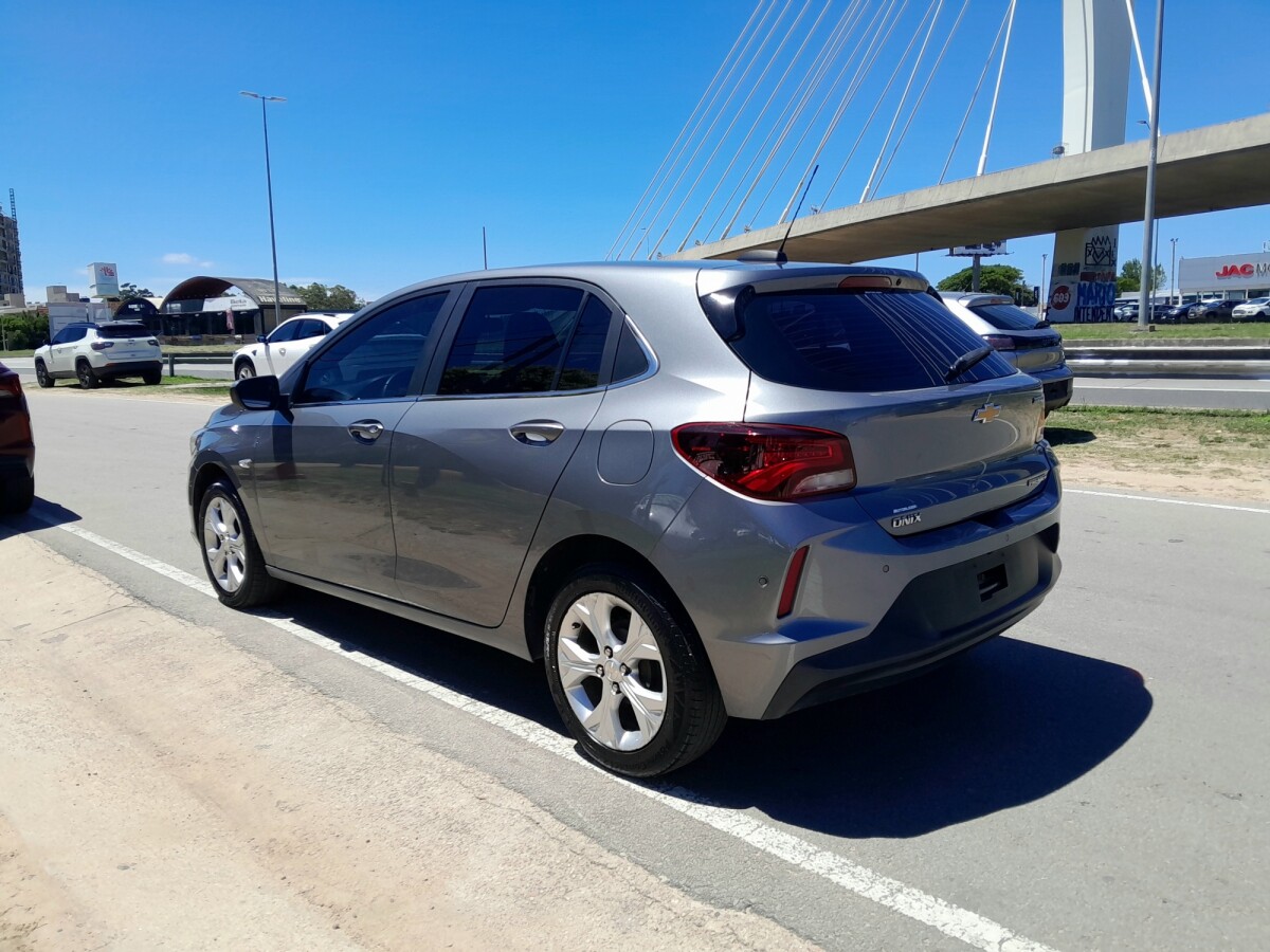 Chevrolet Onix Premier 1.0T AT| Permuta / Financia Chevrolet Onix Premier 1.0T AT| Permuta / Financia