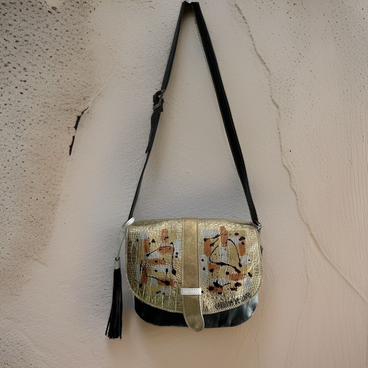 Bandolera Ronda Negro Con Blanco Y Dorado Línea Ottenta. 