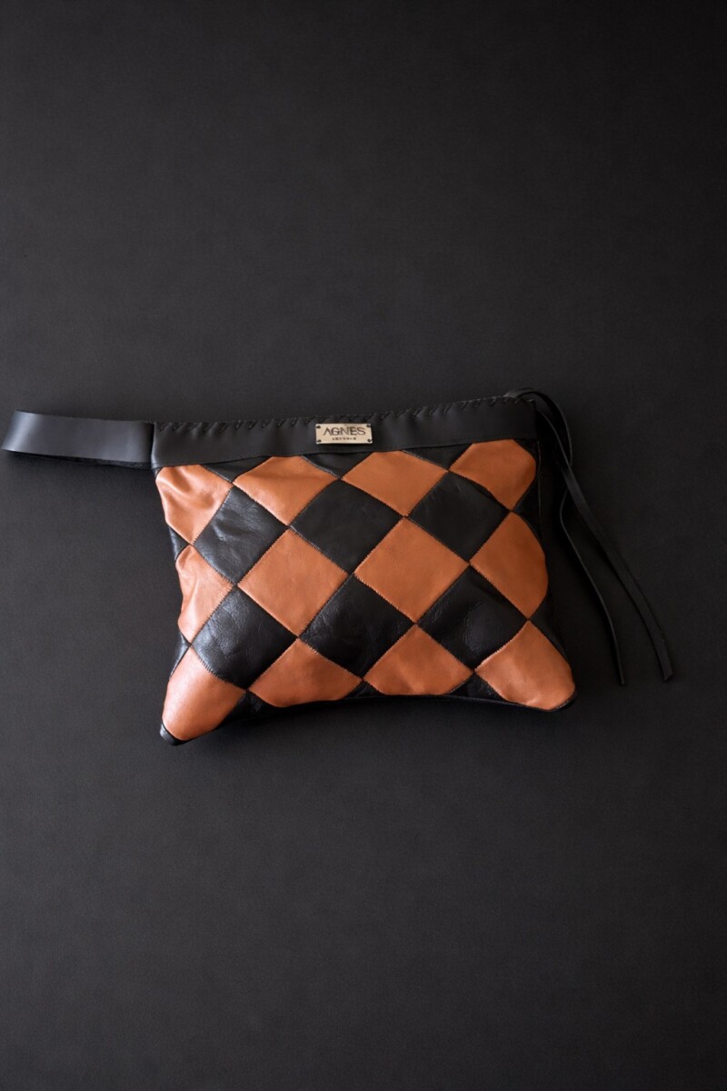 Rombos Clutch Negro / Camel