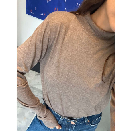 Top Adina Mink