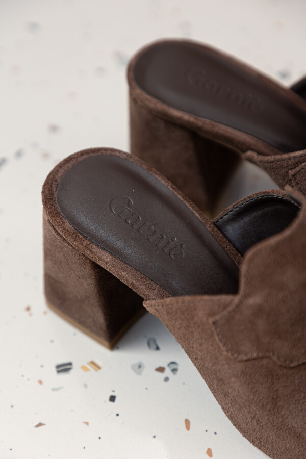 Zueco en gamuza Tere Zueco en gamuza Tere