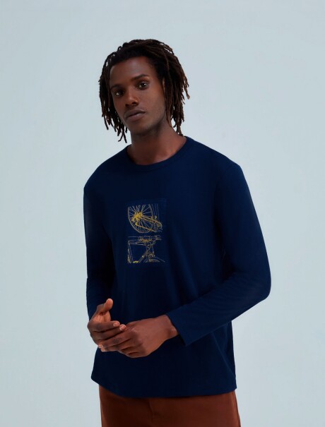 CAMISETA MASCULINA MANGA LARGA CON ESTAMPA AZUL