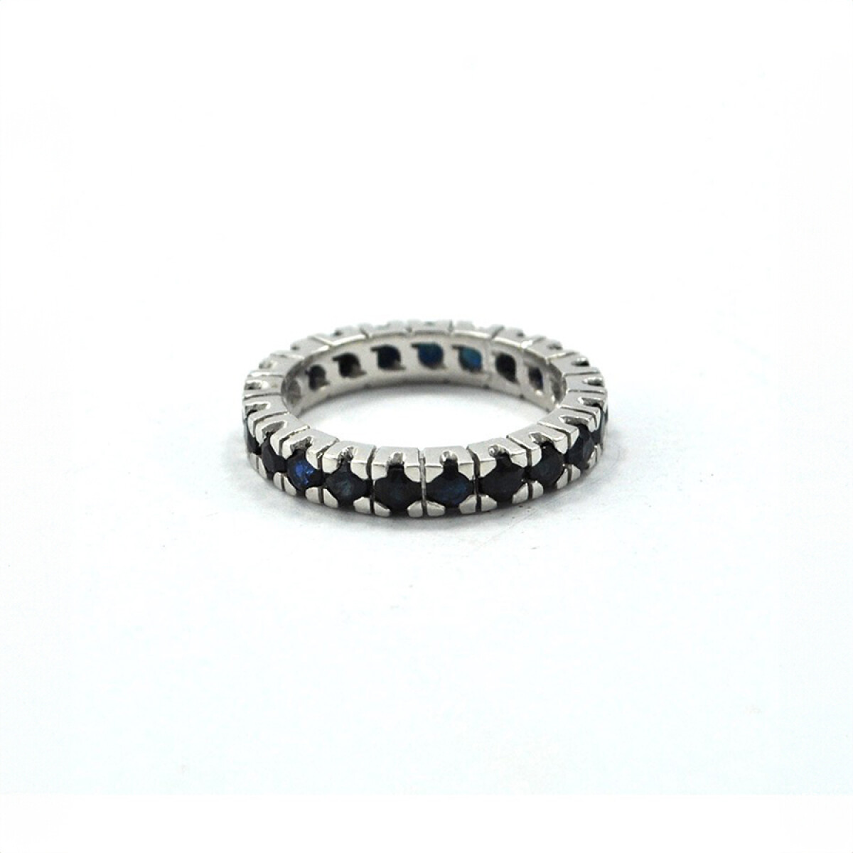 Anillo Sinfin En Oro Blanco Y Zafiros 