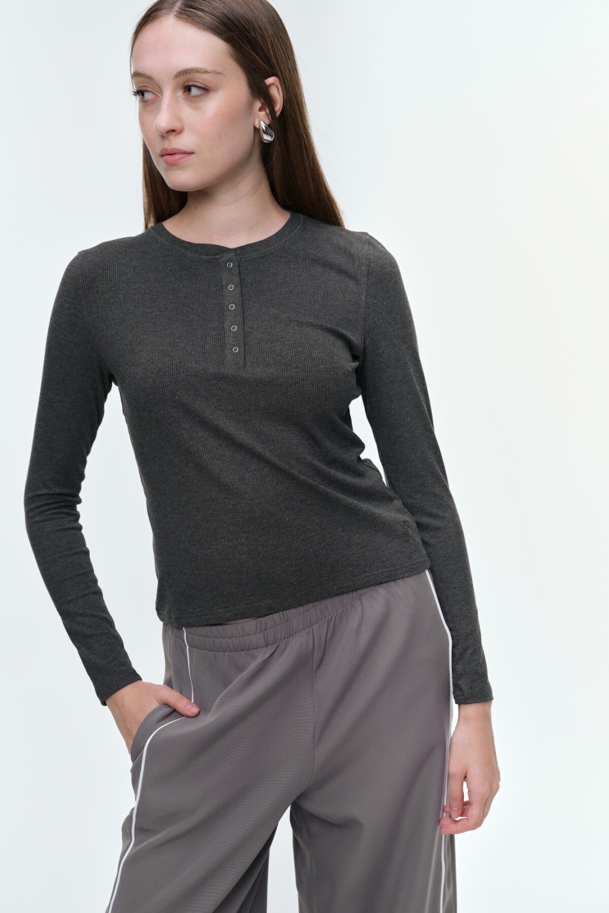 Remera Stacy Gris Oscuro