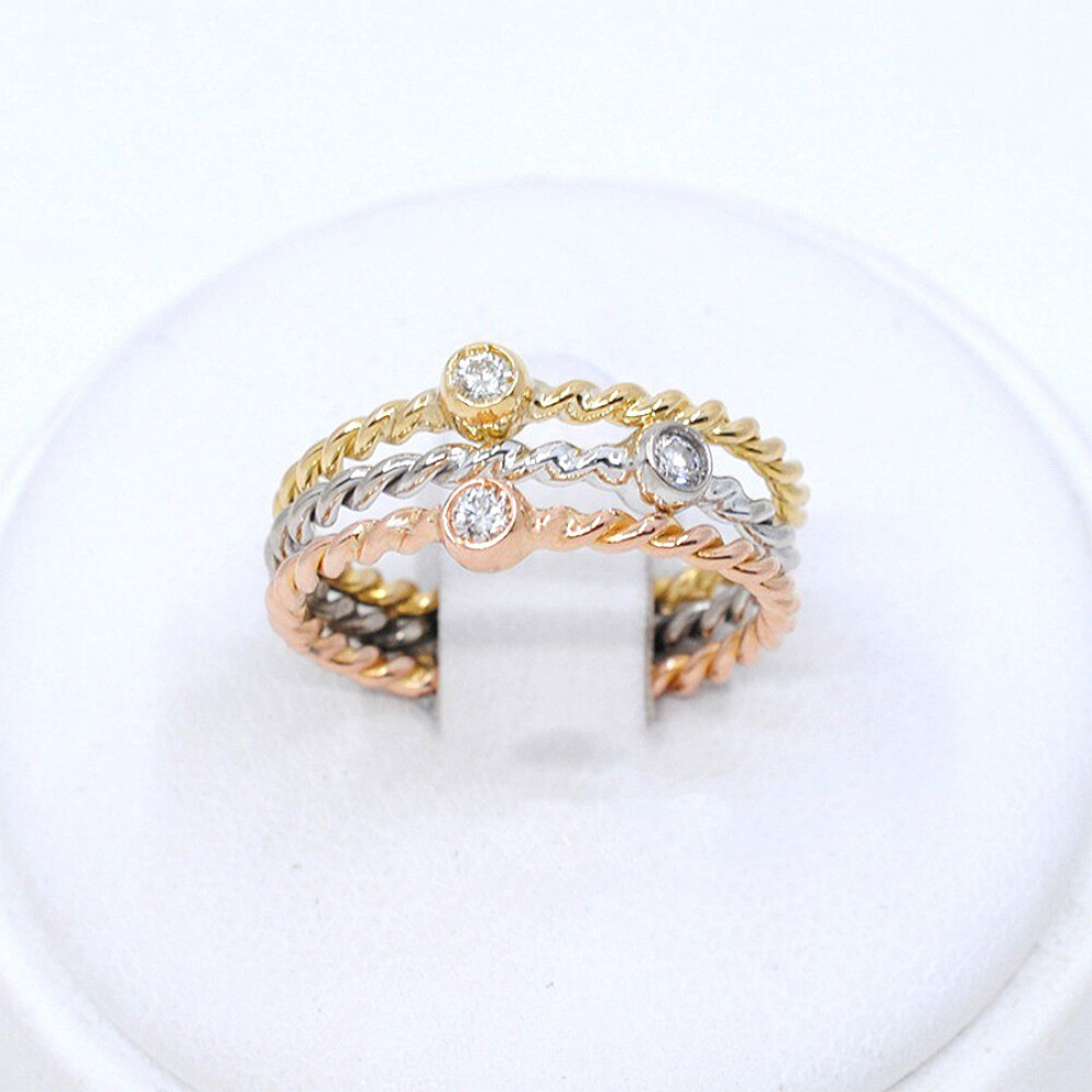 Anillo En Oro 18K De 3 Tonos Con Brillantes Anillo En Oro 18K De 3 Tonos Con Brillantes