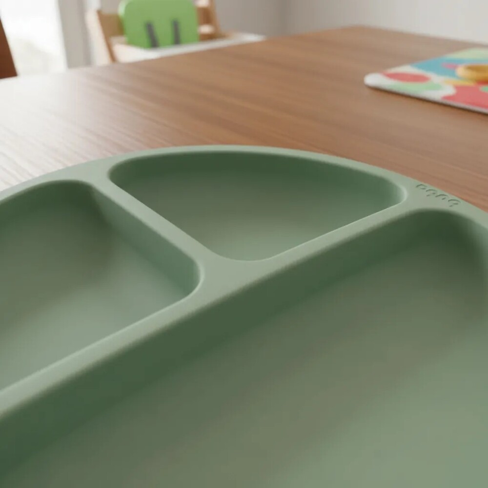 Plato con divisiones y ventosa BUBA verde