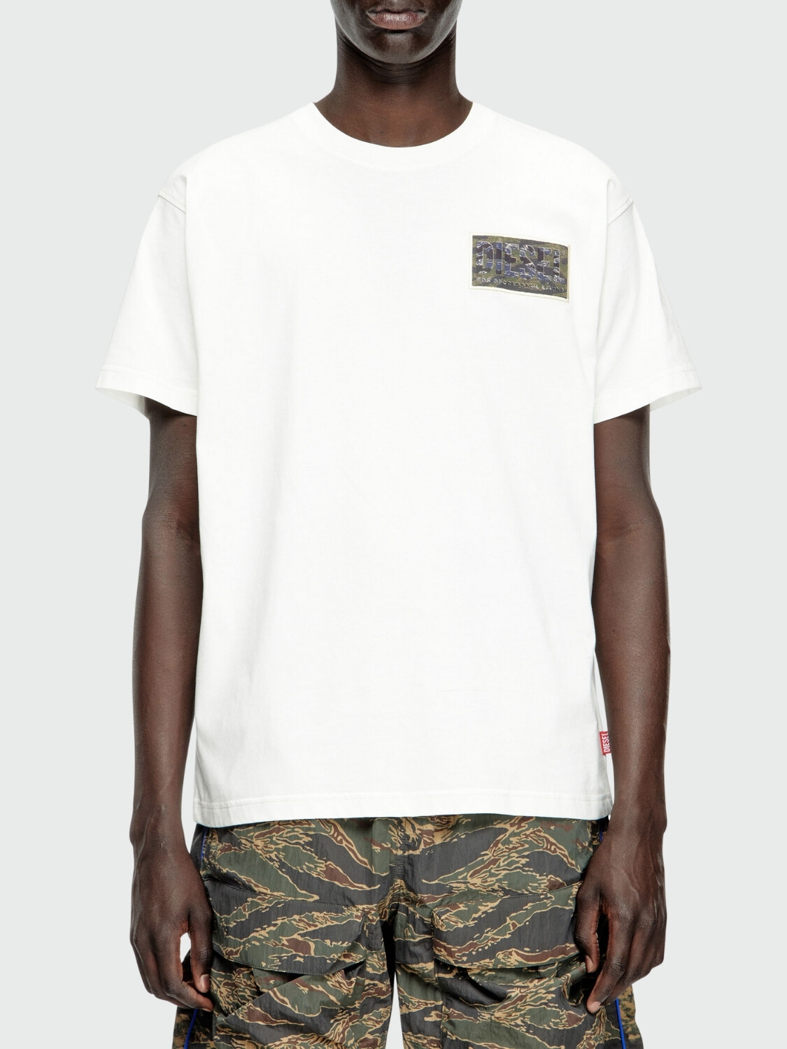 DIESEL - Remera T-NORM-T11 Alta Automática