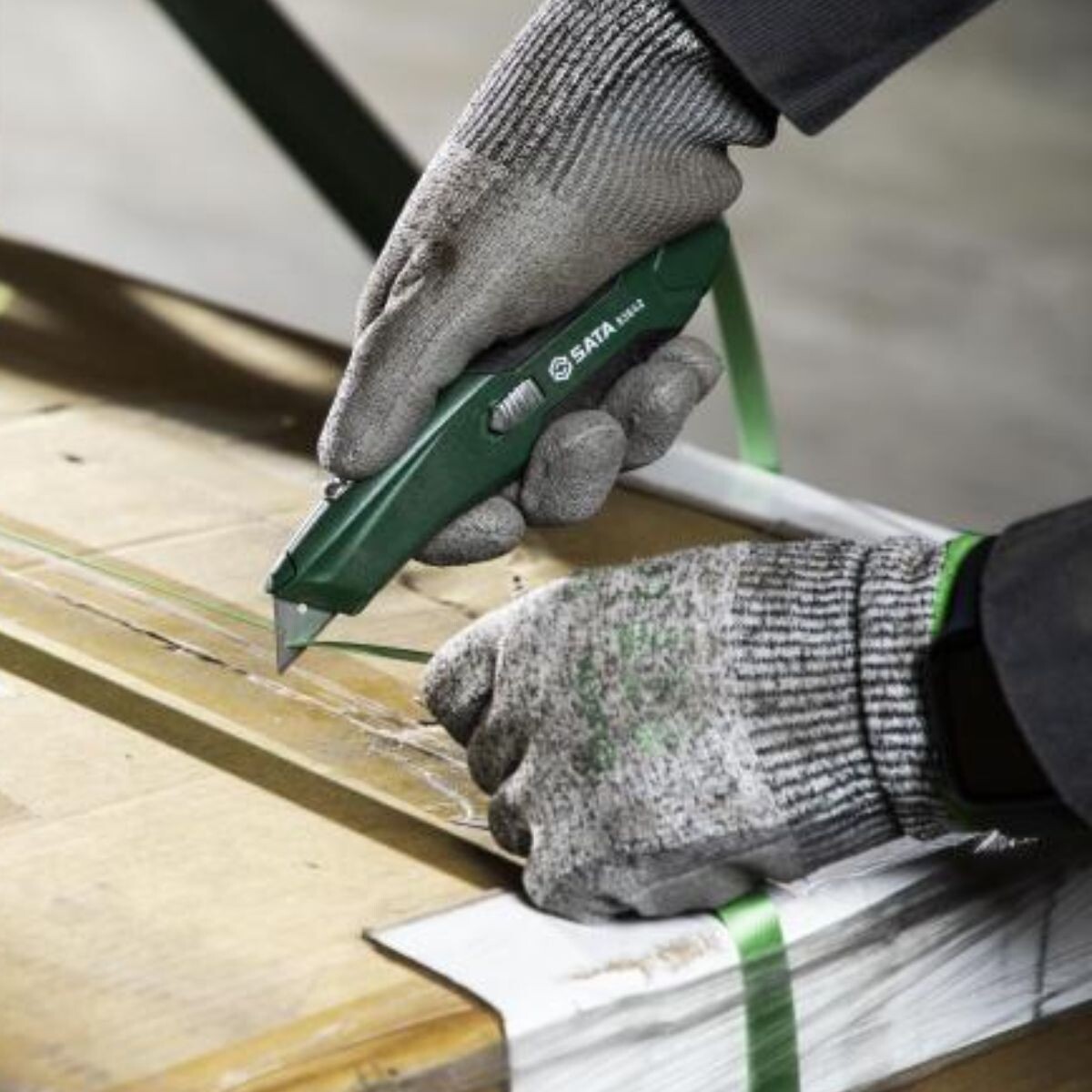 TRINCHETA AUTORRETRACTIL TRAPEZOIDAL SATA Trincheta Autorretractil Trapezoidal Sata