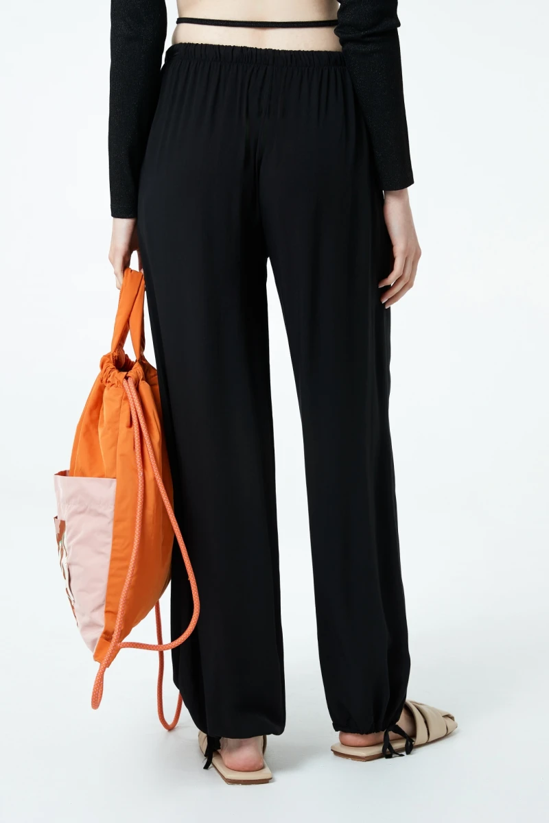 PANTALÓN Negro