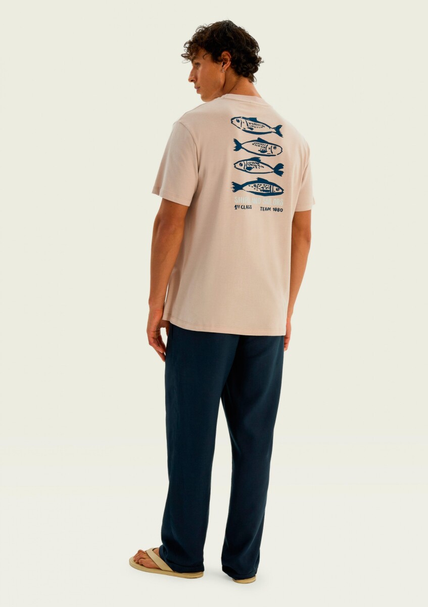 CAMISETA CON ESTAMPA MODELO REGULAR - BEIGE 