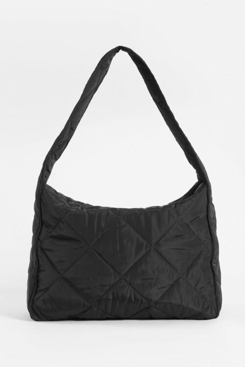 Bolso oversize matelaseado negro
