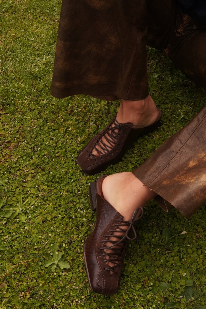 Escultura Shoes Chocolate