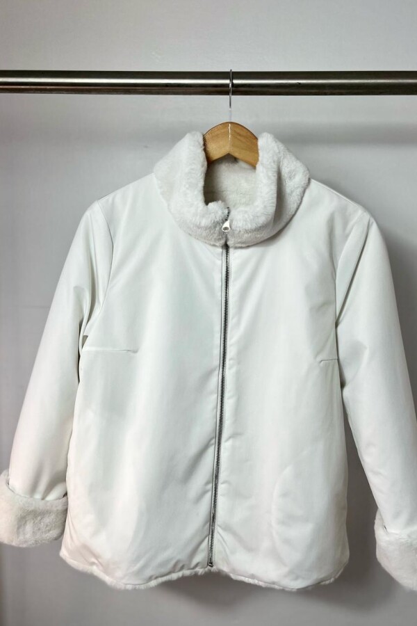 CHAQUETA REVERSIBLE CORTA CON CIERRE BLANCO