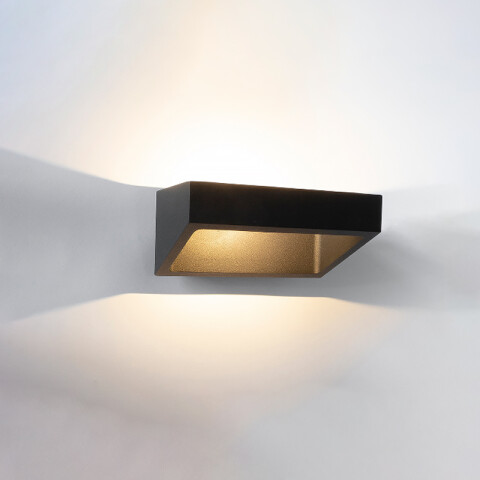 Aplique pared LED rectangular negro IP65 8W 3000K AO1160