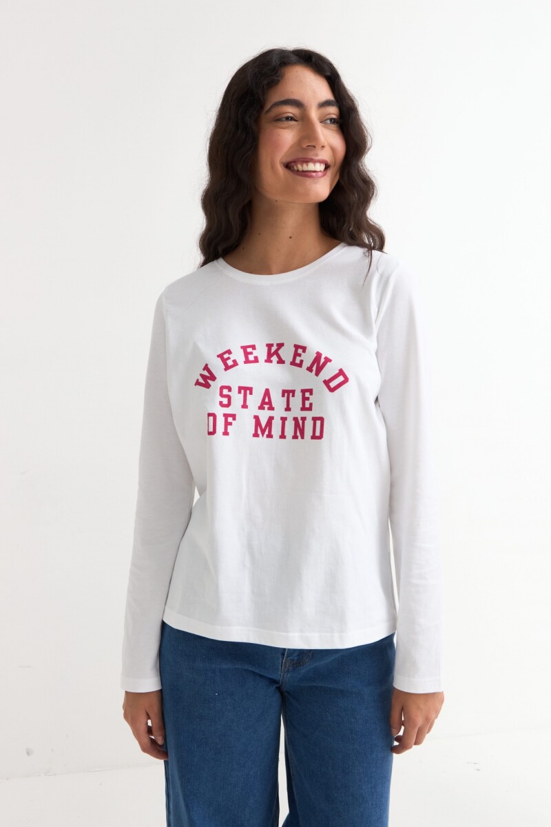 Remera m/l cuello a la base estampada - Blanco y rojo 