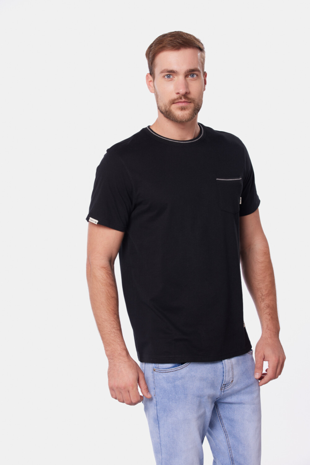 REMERA LISA Negro