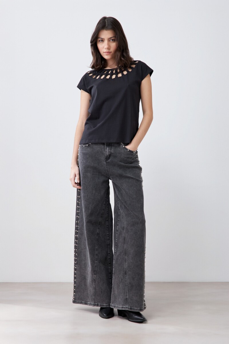 Remera calada negro