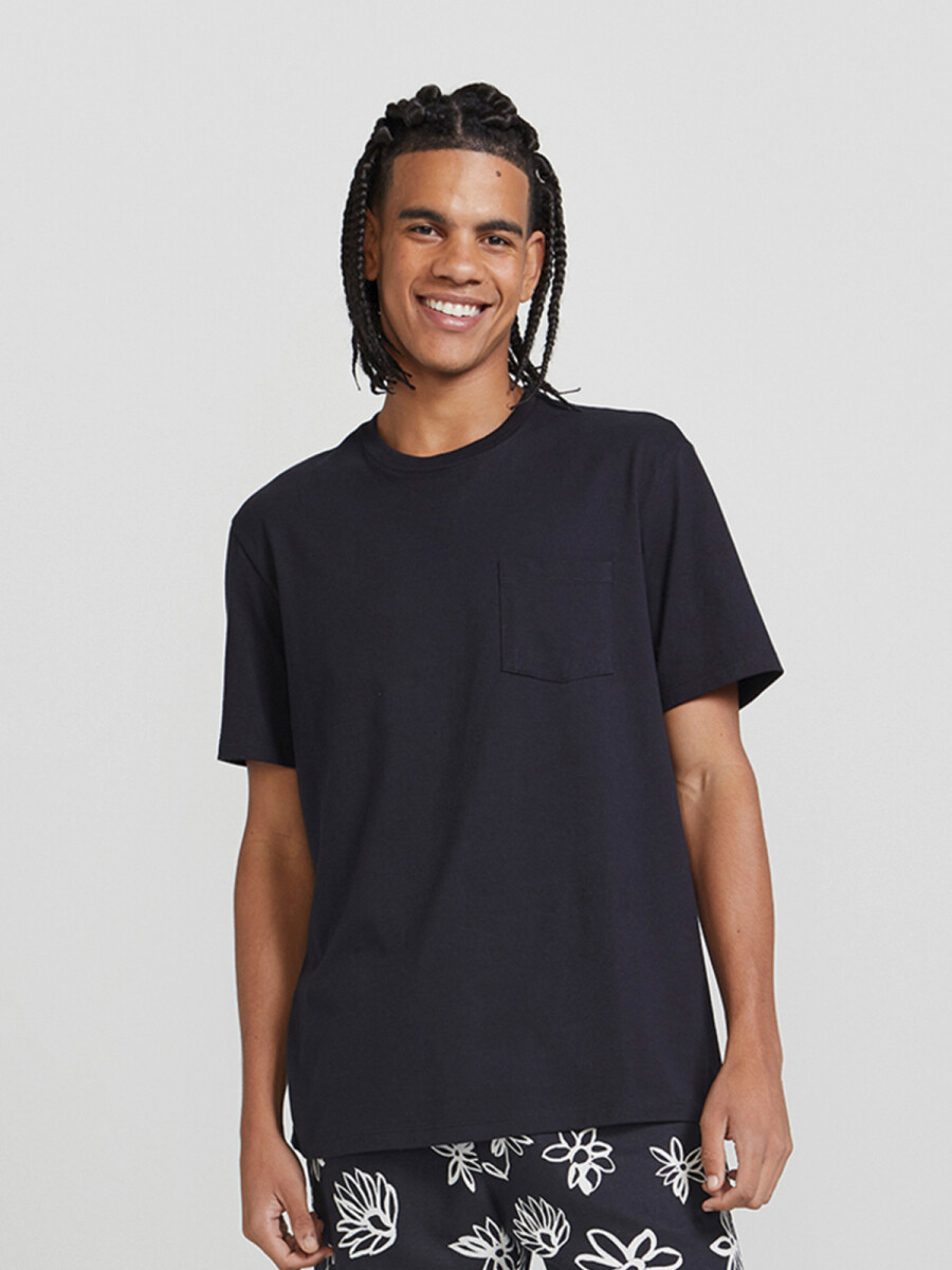 CAMISETA MASCULINA CON BOLSILLO MODELO SUPER COTTON - NEGRO 