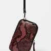 Porta Celular Pia En Cuero Snake Print Metalizado Bordeaux