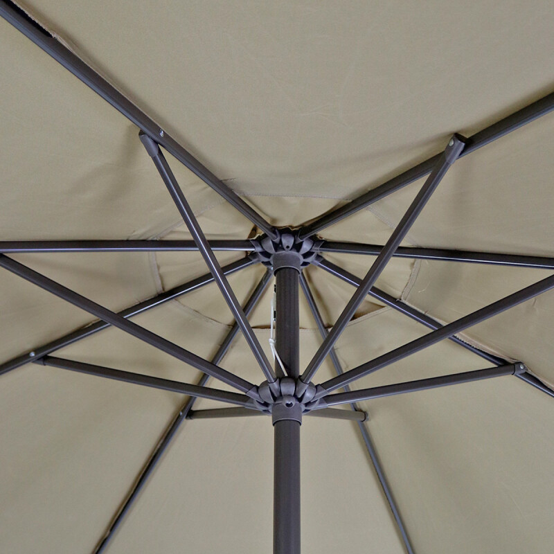 SOMBRILLA BEIGE P/JARDIN C/BASE 2.7Mts Unica