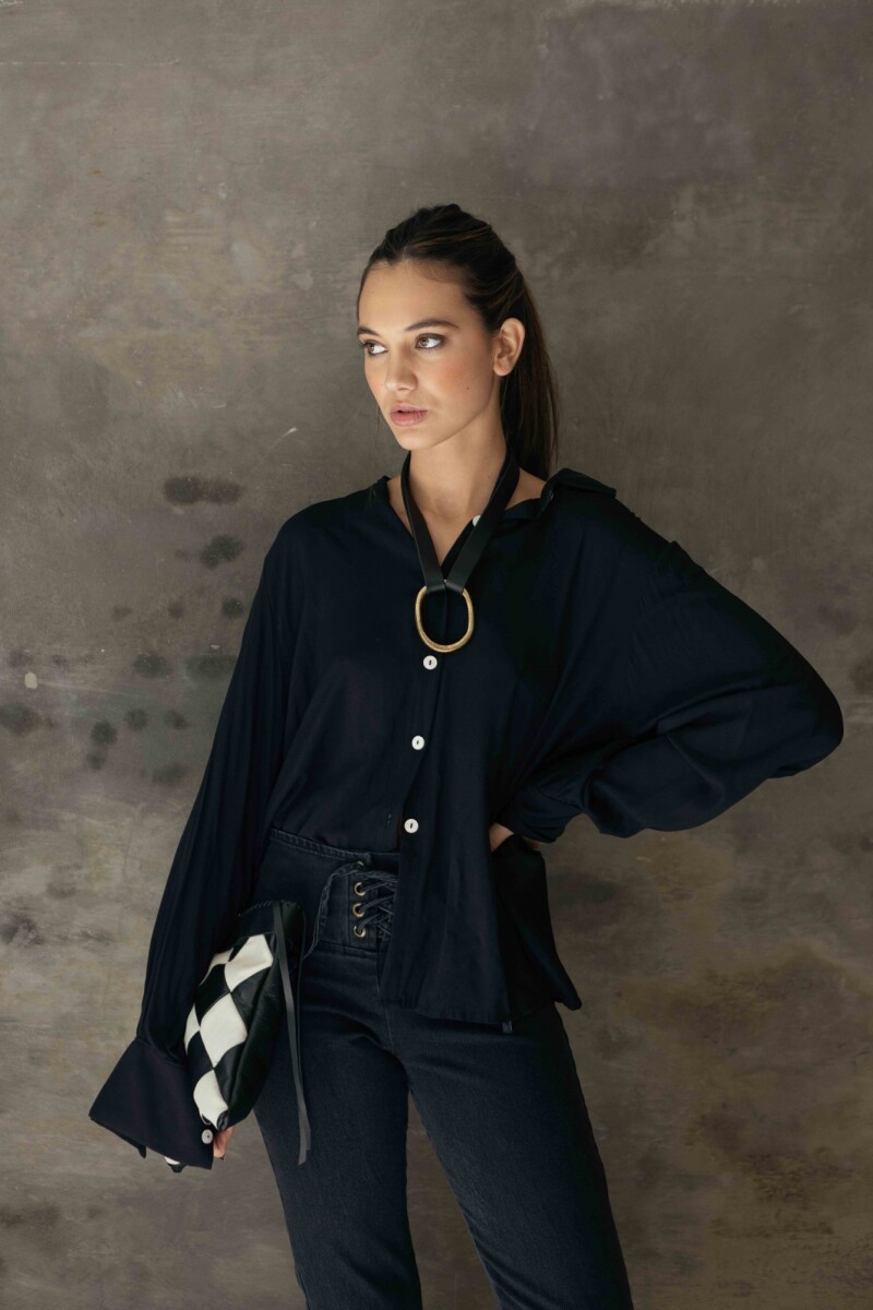 Black Shirt 
