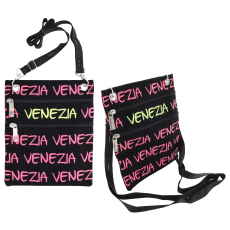 CARTERA BANDOLERA 2 CIERRES C/LETRAS 17X20CM 23395 CARTERA BANDOLERA 2 CIERRES C/LETRAS 17X20CM 23395