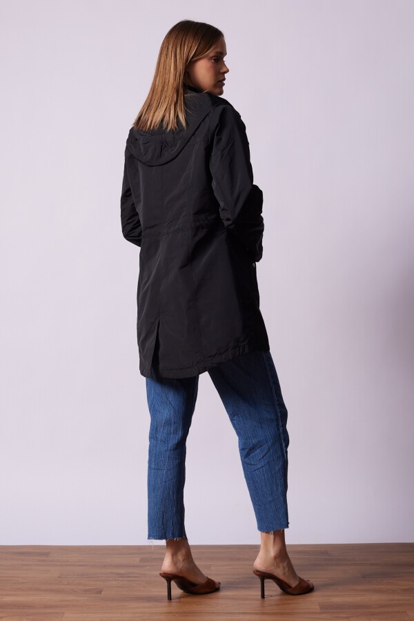 Campera Liviana Water Repellent NEGRO
