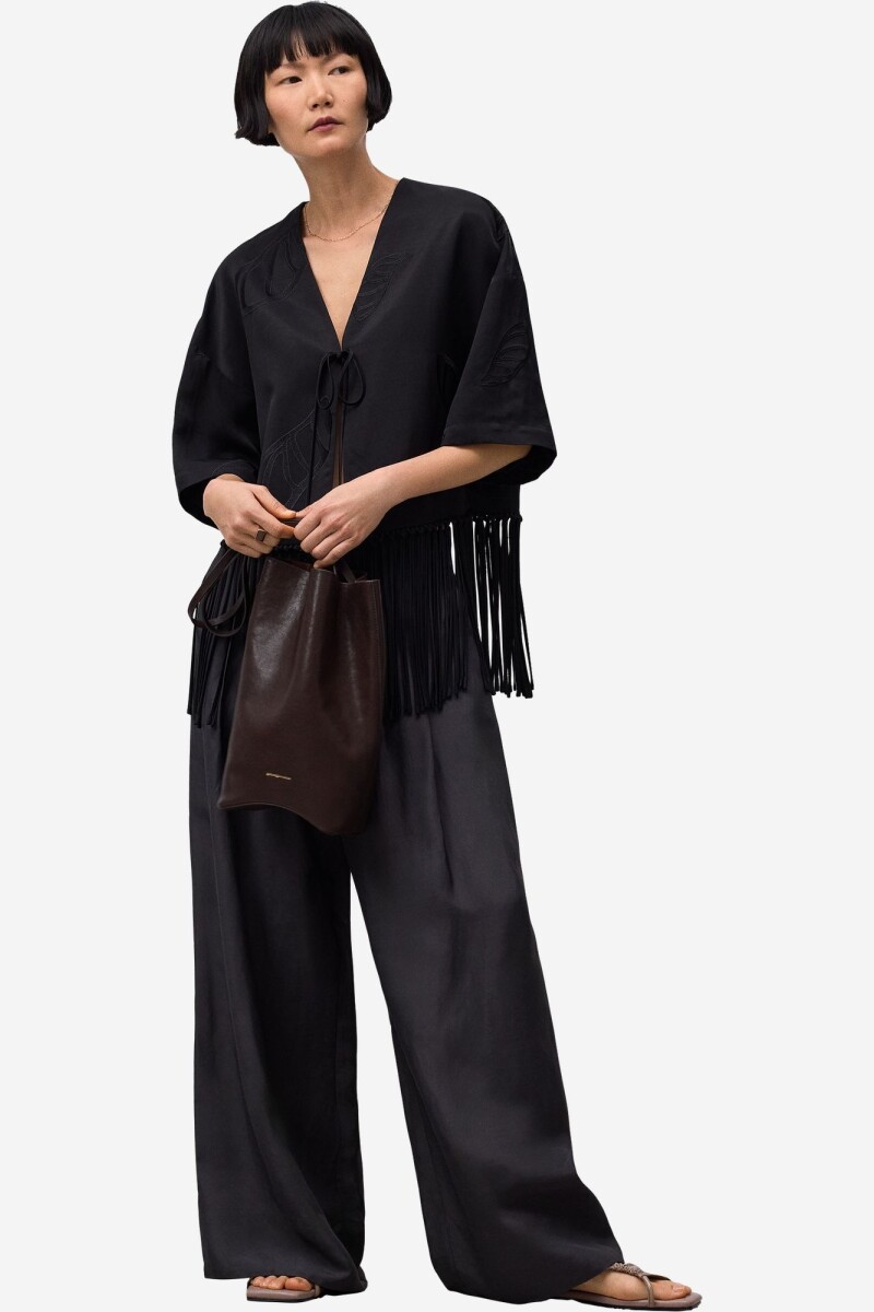 CHAQUETA BORDADA Negro