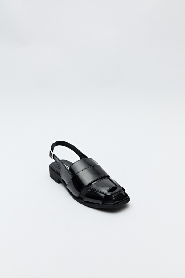 ZUECO JESANA Charol Negro