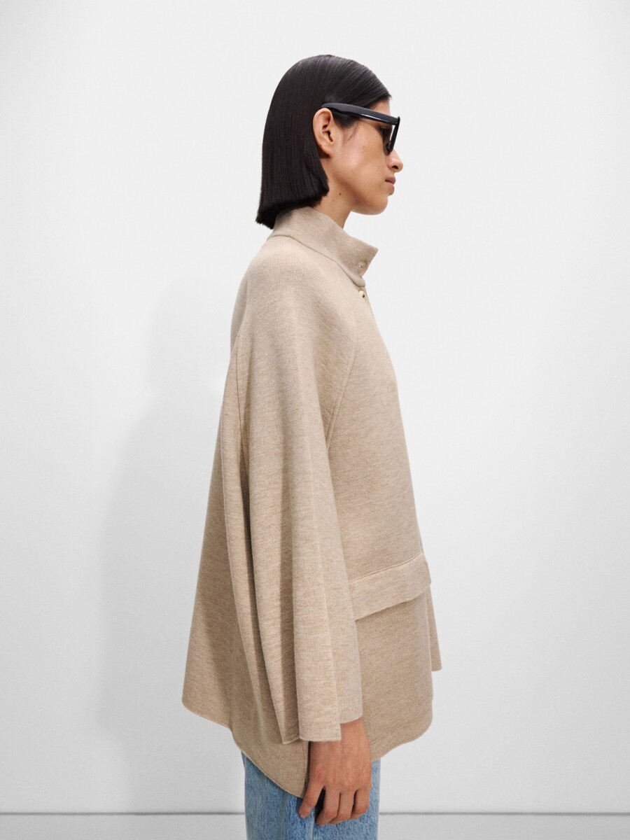 Poncho De Punto De Cuello Alto camel