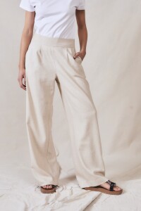 Pantalón Pinzado Lino Beige