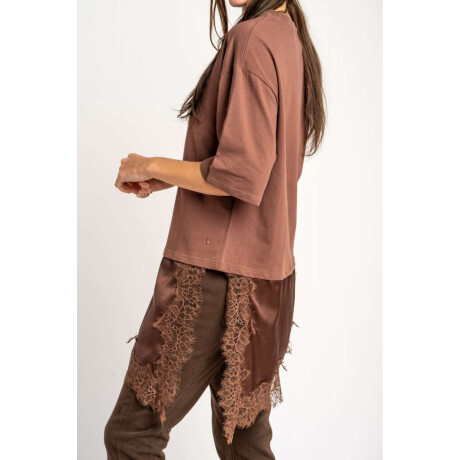 Remera Ruedo Saten Marron