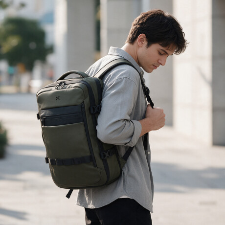 mochila de viaje impermeable, laptop 15,6" capacidad 31 litros GRN