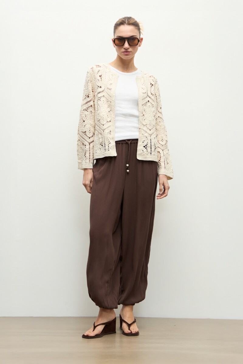 Chaqueta tejida crochet beige claro